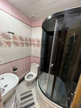 Гостевой дом Затерянный мир Покров Двухместный номер с 2 отдельными кроватями и балконом-3